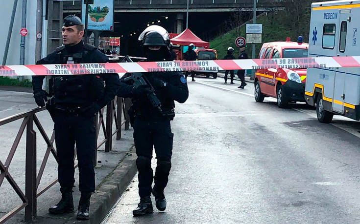 Γαλλία: Άνδρας απείλησε με μαχαίρι περαστικούς στην Αβινιόν – Φώναζε Αλλαχού Ακμπάρ