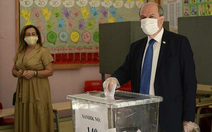 Κύπρος: Ερσίν Τατάρ και Μουσταφά Ακιντζί στο δεύτερο γύρο των «εκλογών» στα κατεχόμενα