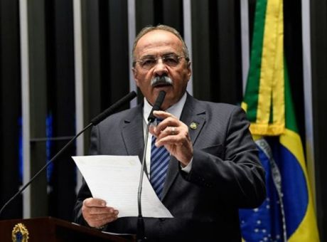 Βραζιλία: Γερουσιαστής του κυβερνώντος κόμματος πιάστηκε να κρύβει χρήματα στα οπίσθιά του