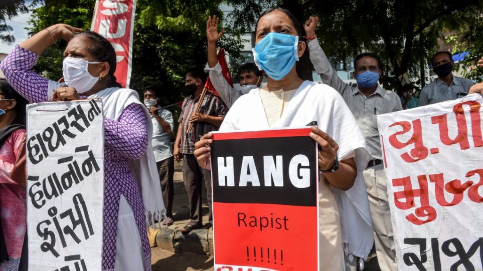 Ομαδικός βιασμός 22χρονης μέσα σε ασθενοφόρο στην Ινδία