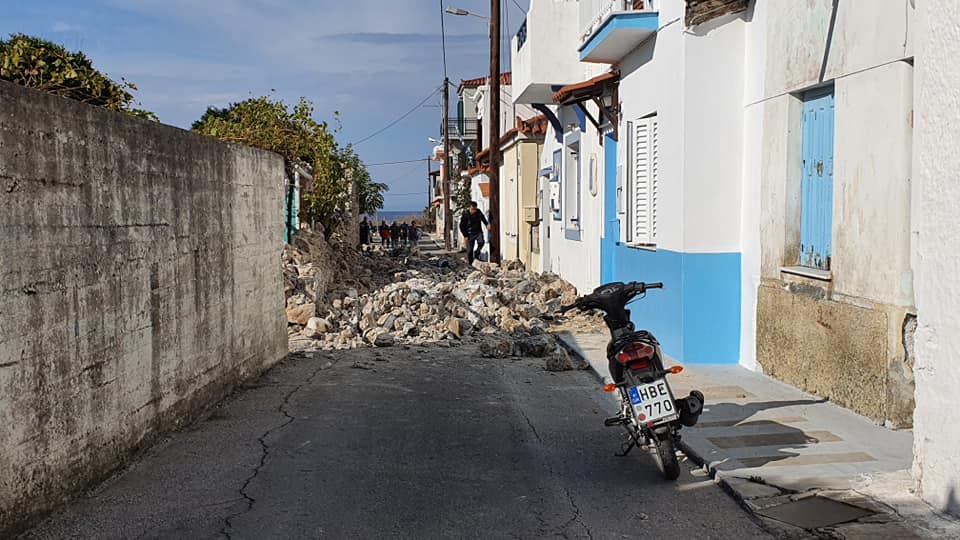 Σεισμός Σάμος: Τεράστιες ζημιές στο Καρλόβασι – Βγήκε η θάλασσα στη στεριά (φωτο-βιντεο)