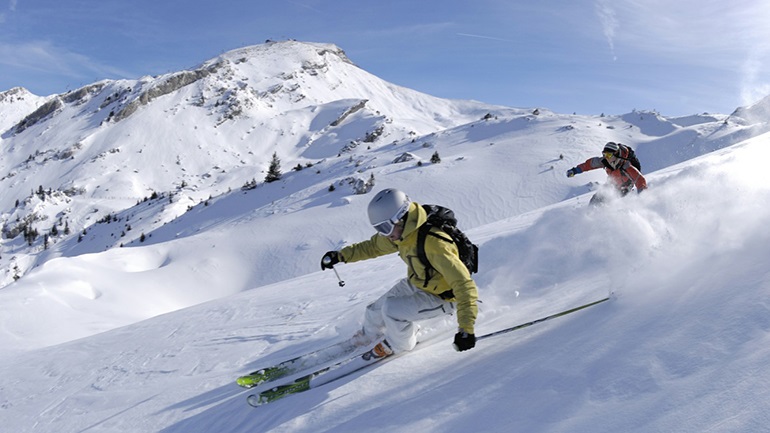 Η Γερμανία θέλει να μείνουν κλειστά τα θέρετρα σκι αλλά είναι δύσκολο να πείσει τη Αυστρία