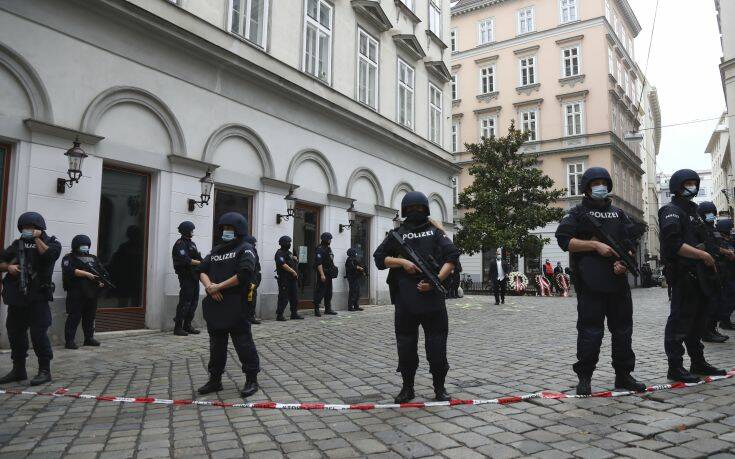 Επίθεση στη Βιέννη: 14 συλλήψεις – “Δεν προκύπτει η ύπαρξη και άλλου δράστη”