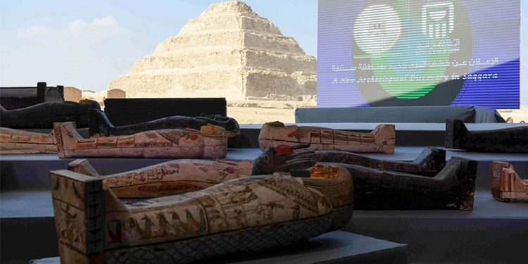Ιστορική ανακάλυψη στην Αίγυπτο: Στο «φως» 100 άθικτες σαρκοφάγοι