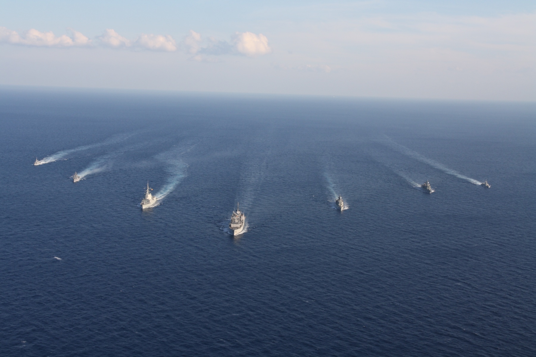 Μεγάλη άσκηση Ναυτικού, Αεροπορίας και αρμάδας του ΝΑΤΟ νότια της Κρήτης (φωτο – βίντεο)