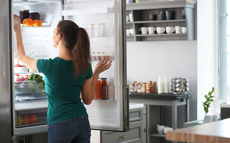 Ο λόγος που το ψυγείο έχει φως, ενώ ο καταψύκτης όχι