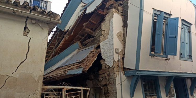 Σάμος: 400 οικογένειες άστεγες από το σεισμό