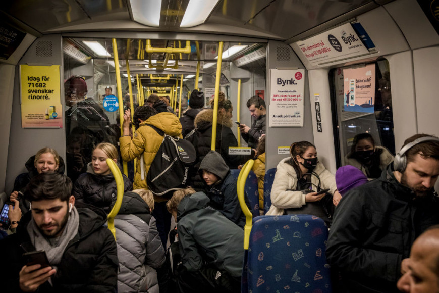 Σουηδία-Covid-19: Για πρώτη φορά, η κυβέρνηση συνιστά τη χρήση μάσκας στα μέσα μεταφοράς