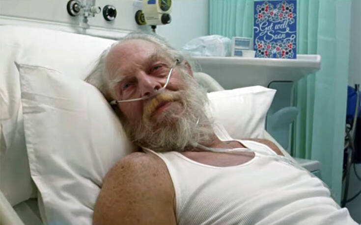 Ο Άγιος Βασίλης στο νοσοκομείο: Το βίντεο που συγκίνησε…..