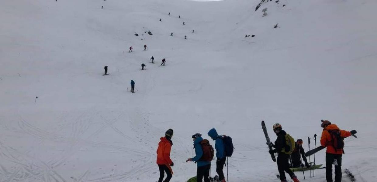 Δεκάδες Βρετανοί τουρίστες το έσκασαν από την καραντίνα σε ελβετικό χιονοδρομικό κέντρο