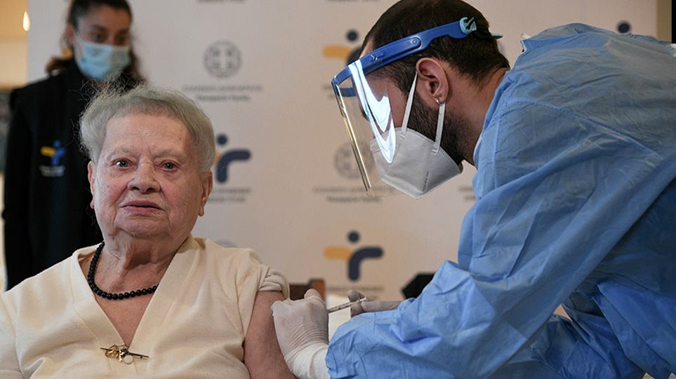 Ξεκινά τη Δευτέρα ο εμβολιασμός για άτομα άνω των 85 ετών