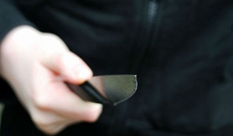 Ηράκλειο: Συλλήψεις ανηλίκων κλεφτών που κρατούσαν μαχαίρια και “πεταλούδες”!
