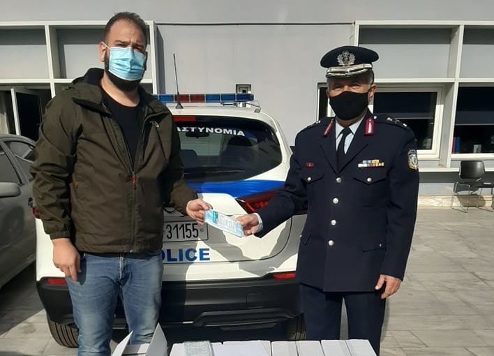 Δωρεά 10.000 μασκών από Χανιώτη στην Αστυνομική Διεύθυνση Χανίων
