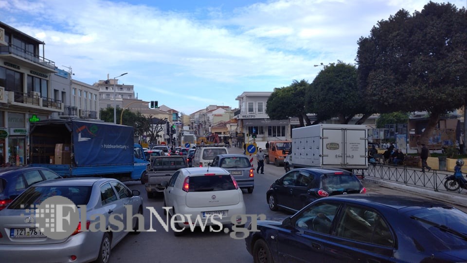 Χανιά: “Κόλαση” στο κέντρο της πόλης λόγω ασφαλτόστρωσης – Μέχρι πότε θα διαρκέσει (φωτο)