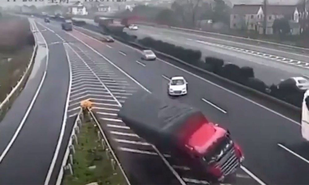 Δείτε τον πιο επικίνδυνο οδηγό στον κόσμο (βίντεο)