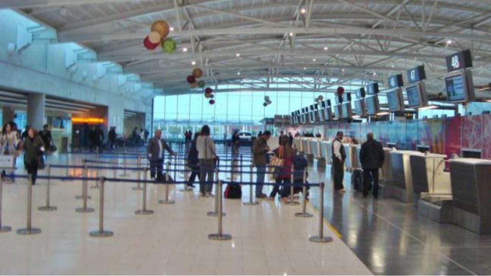 Κύπρος: Καραντίνα 72 ωρών και τεστ μετά την άφιξη για τους επιβάτες και από την Ελλάδα