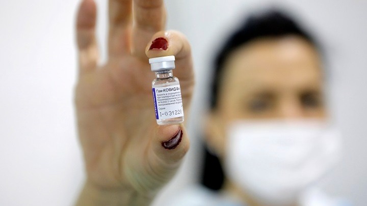 Η ελπίδα των εμβολίων: Η Ελλάδα ακολουθεί το Ισραήλ