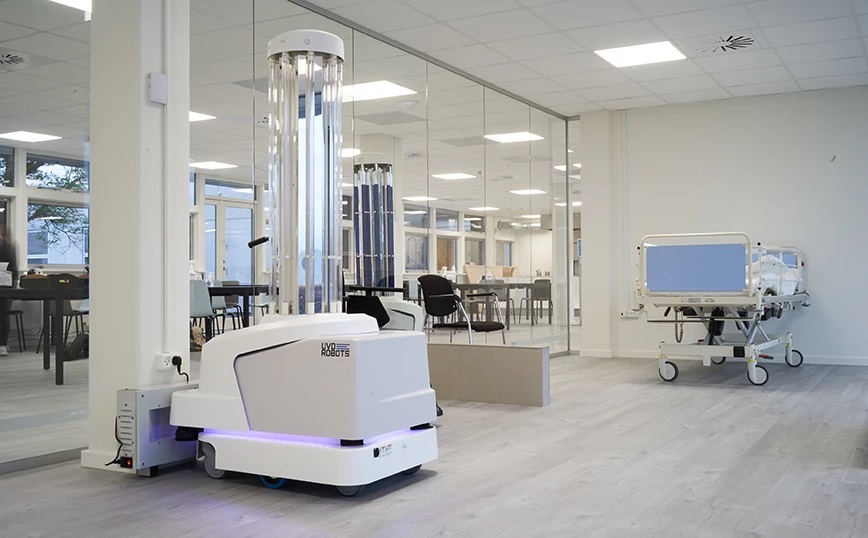 Τα πρώτα ρομπότ απολύμανσης κατά του κορωνοϊού της ΕΕ έφτασαν στα νοσοκομεία