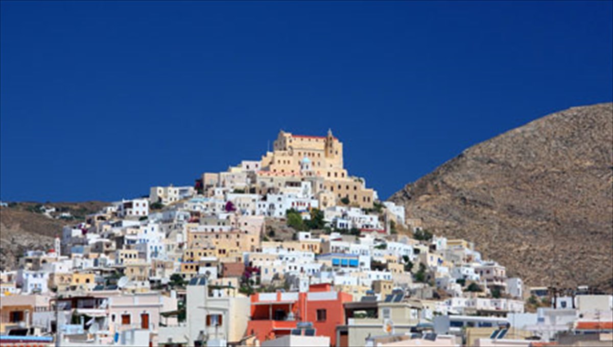 Forbes: Η Σύρος στη λίστα με τα πιο «υποτιμημένα» νησιά της Μεσογείου