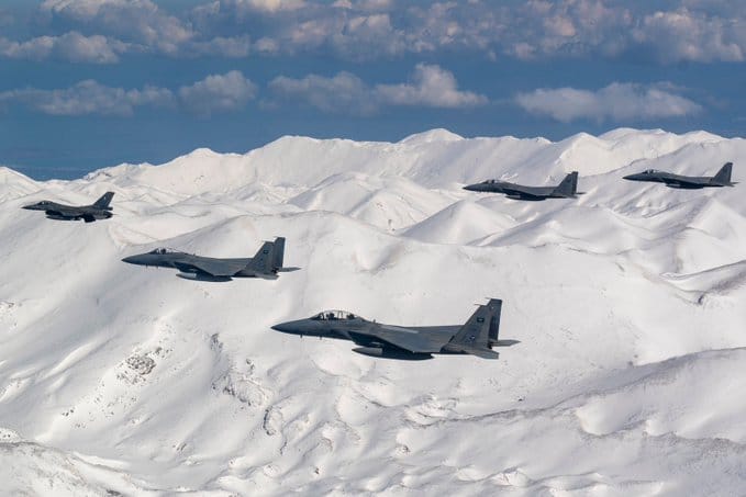 Ελληνικά και Σαουδαράβικα μαχητικά αεροσκάφη πάνω από τα Λευκά Όρη (φωτο)