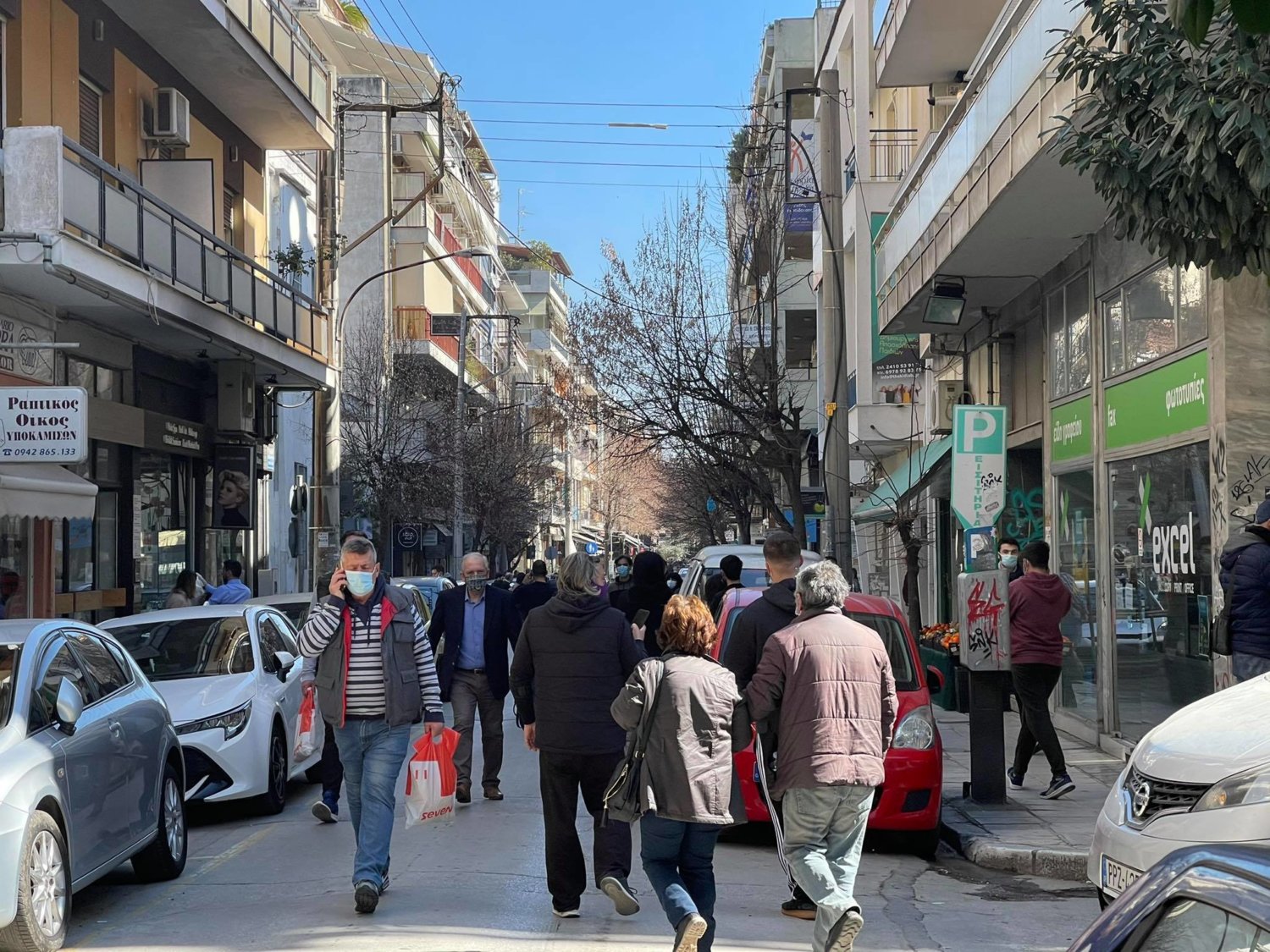 Ισχυρή σεισμική δόνηση στη Λάρισα – Στους δρόμους οι πολίτες (φωτο)
