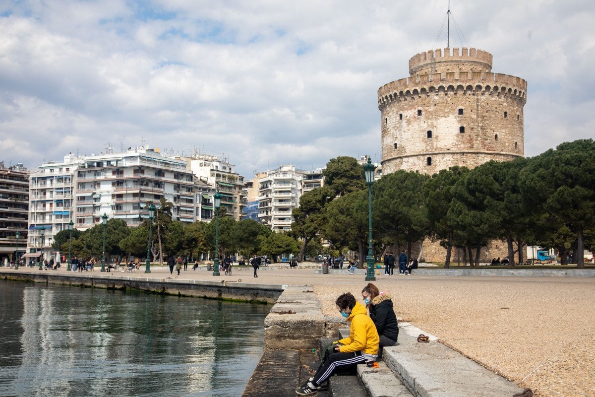 Θεσσαλονίκη: Μειώνεται το ιικό φορτίο στα λύματα, τι δείχνουν οι τελευταίες μετρήσεις