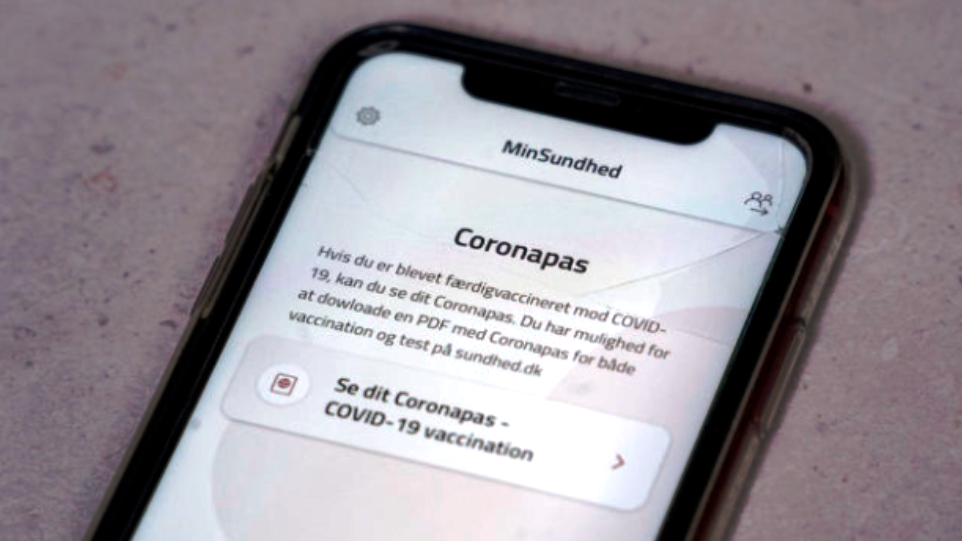 Coronapas: Πώς χρησιμοποιείται το «διαβατήριο» του κορωνοϊού που έκανε πρεμιέρα στη Δανία