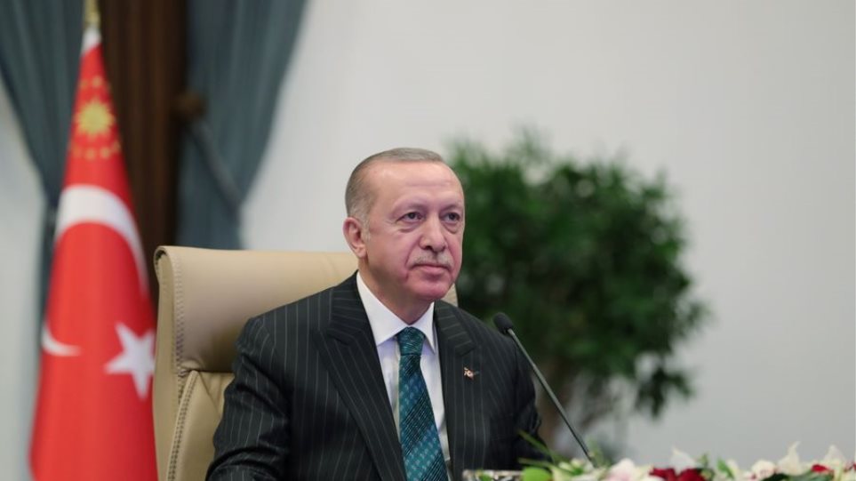 Ο Ερντογάν συγκάλεσε την κεντρική επιτροπή του ΑΚΡ για την κοινή δήλωση 103 απόστρατων