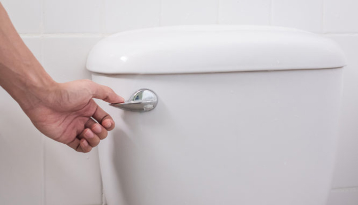Κορωνοϊός: Προσοχή στις δημόσιες τουαλέτες. Τι δεν πρέπει να κάνετε