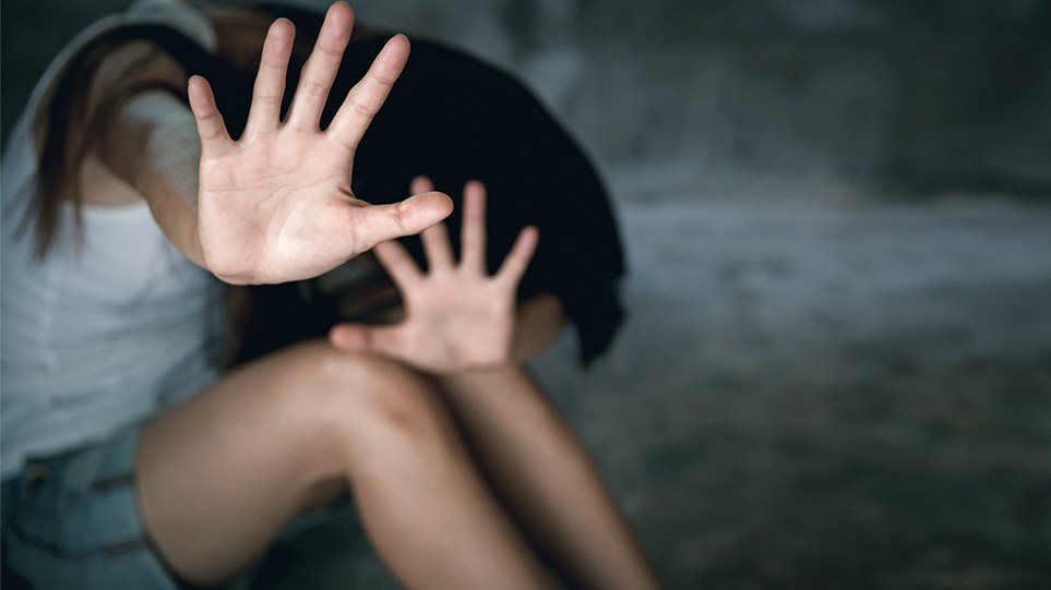 Θρίλερ: Την παρέσυραν στην ερημιά και τη βίασαν 3 άνδρες – Τι καταγγέλλει 29χρονη