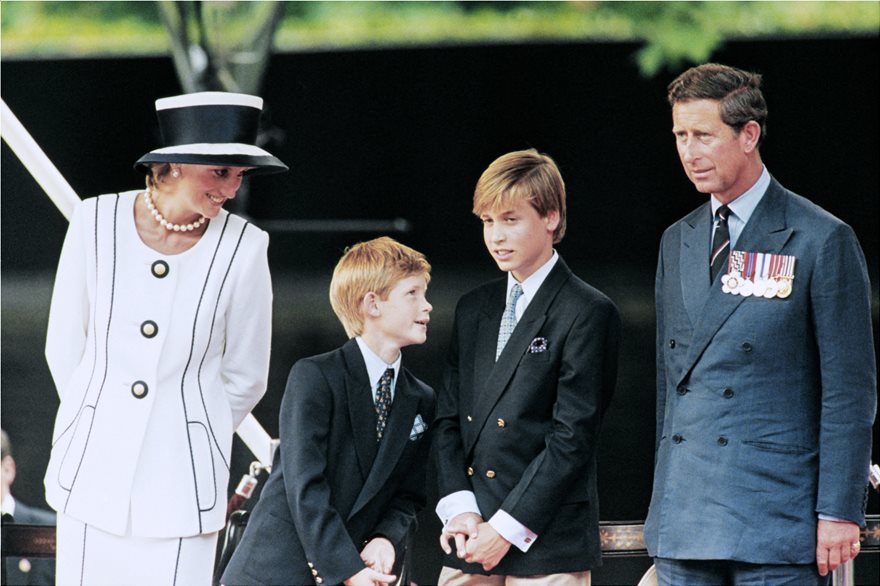 Σε ανοικτό πόλεμο ο πρίγκιπας Χάρι με τη βασιλική οικογένεια