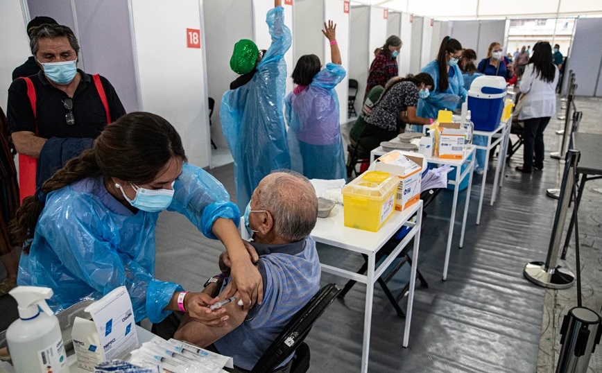Περισσότερες ελευθερίες στη Χιλή για τους πλήρως εμβολιασμένους