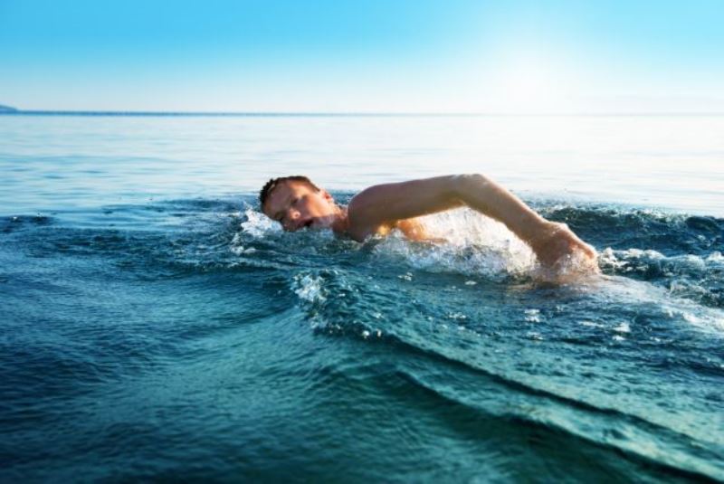 Ρέθυμνο: Παραλίγο τραγωδία με δύο κολυμβητές στη θάλασσα της Αγίας Γαλήνης