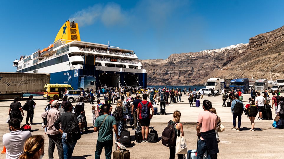 Γεμίζουν τα λιμάνια – Τι ισχύει για τις μετακινήσεις με πλοίο σε Κρήτη και νησιά