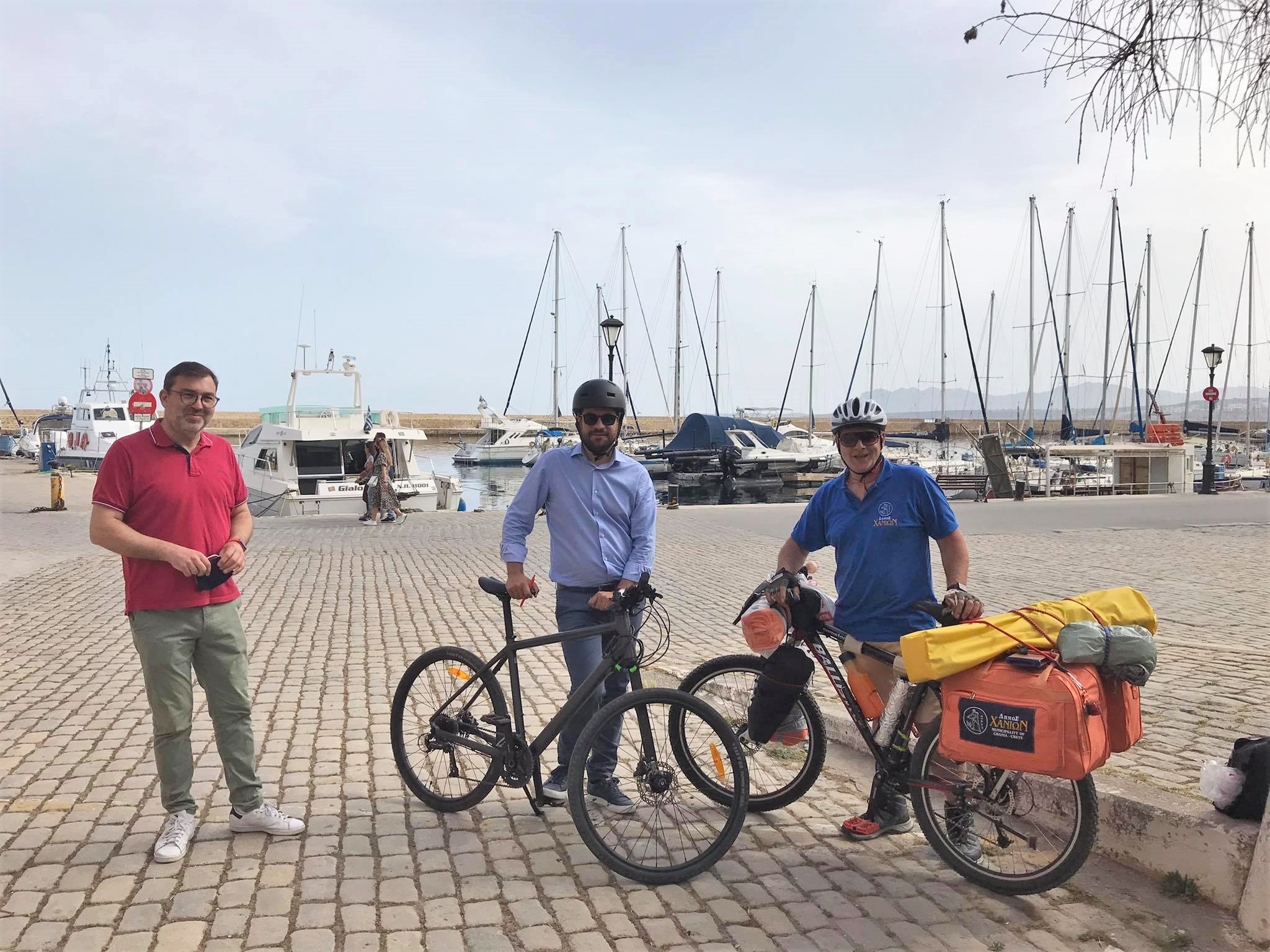 “Ποδηλατώντας την Ελλάδα”: Με την υποστήριξη του Δήμου Χανίων το ποδηλατικό ταξίδι 7.000km