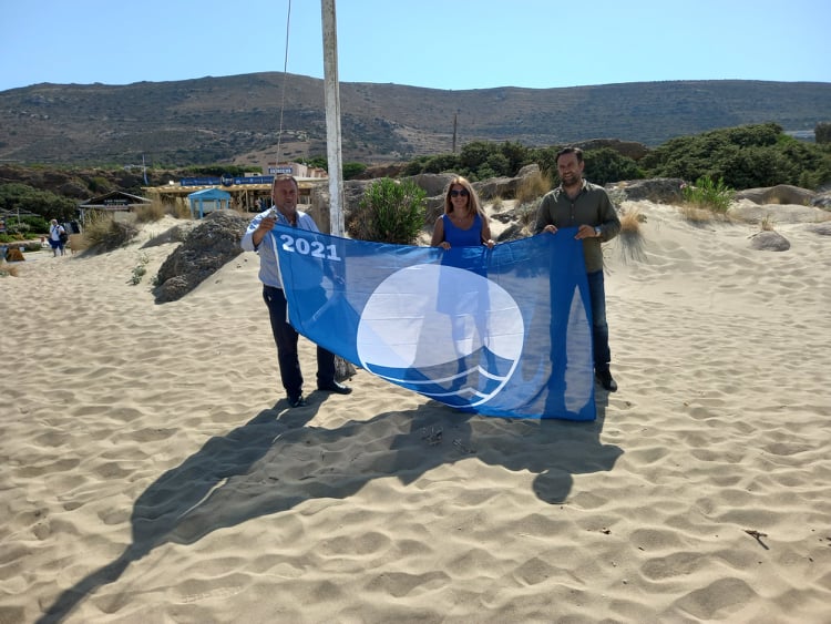 Αναρτήθηκαν οι Γαλάζιες σημαίες στις παραλίες του Δήμου Κισσάμου