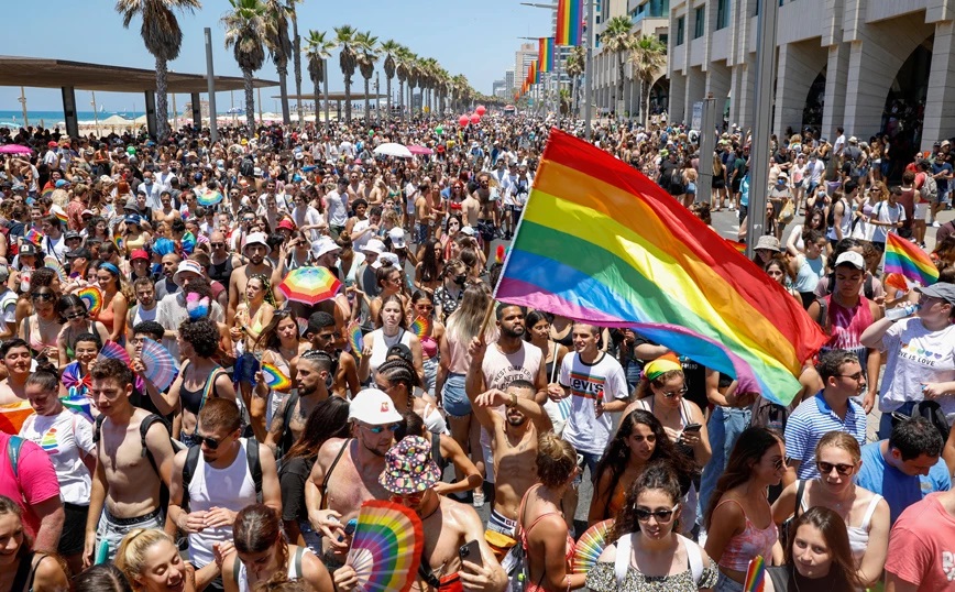 Ισραήλ: Χαμός στο Pride Parade του Τελ Αβίβ με πάνω από 100.000 συμμετέχοντες
