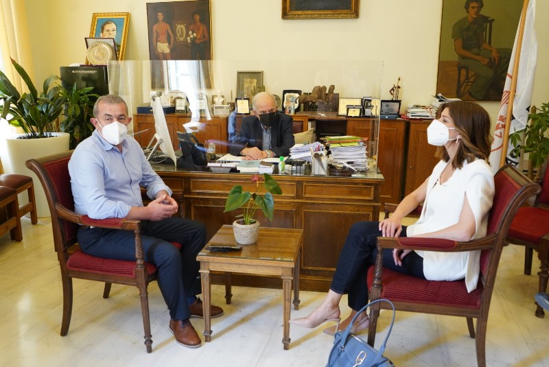 Συνάντηση Βασίλη Λαμπρινού με την Κατερίνα Νοτοπούλου για τον τουρισμό
