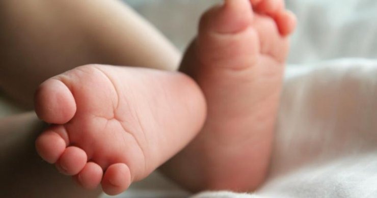 Συνέδριο Γονιμότητας: Αναβάλλεται επ’ αόριστον μετά τη θύελλα αντιδράσεων για το σποτ