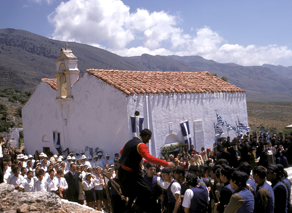 Μοναδικές φωτογραφίες από τον εορτασμό της Παναγιάς Θυμιανής το ’71