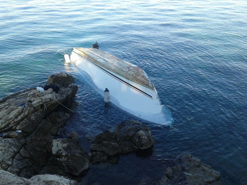 Κρήτη: Άκαρπες ως τώρα οι έρευνες για το ζευγάρι που αναποδογύρισε η βάρκα τους