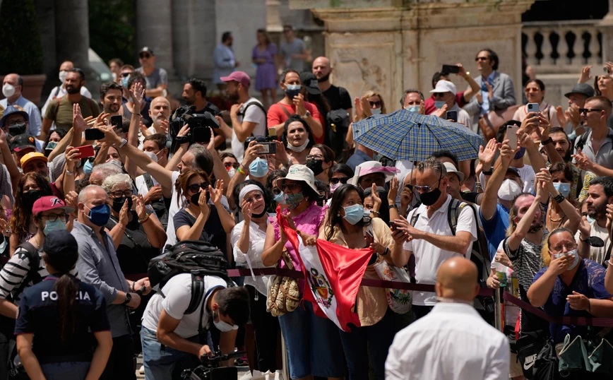Ραφαέλα Καρά: Χιλιάδες Ιταλοί είπαν το τελευταίο «αντίο»