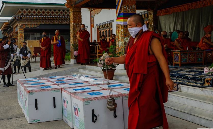 Το «success story» Μπουτάν: Το βασίλειο Ιμαλαΐων εμβολίασε το 85% των ενήλικων σε 7 μέρες