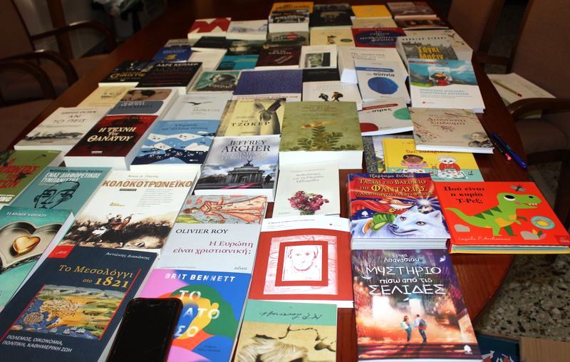 Σημαντική δωρεά βιβλίων στη Δημοτική Βιβλιοθήκη Χανίων