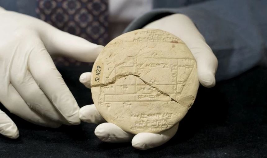 Το αρχαιότερο δείγμα εφαρμοσμένης γεωμετρίας σε βαβυλωνιακή πήλινη πλάκα 3.700 ετών