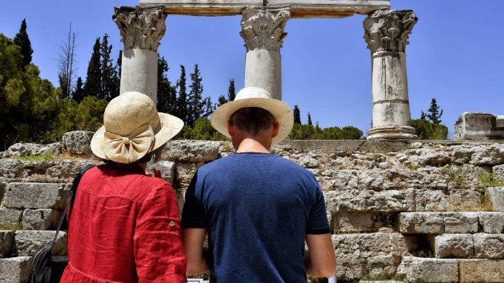 Ψήφος εμπιστοσύνης στο “ελληνικό καλοκαίρι” από Έλληνες και ξένους επισκέπτες