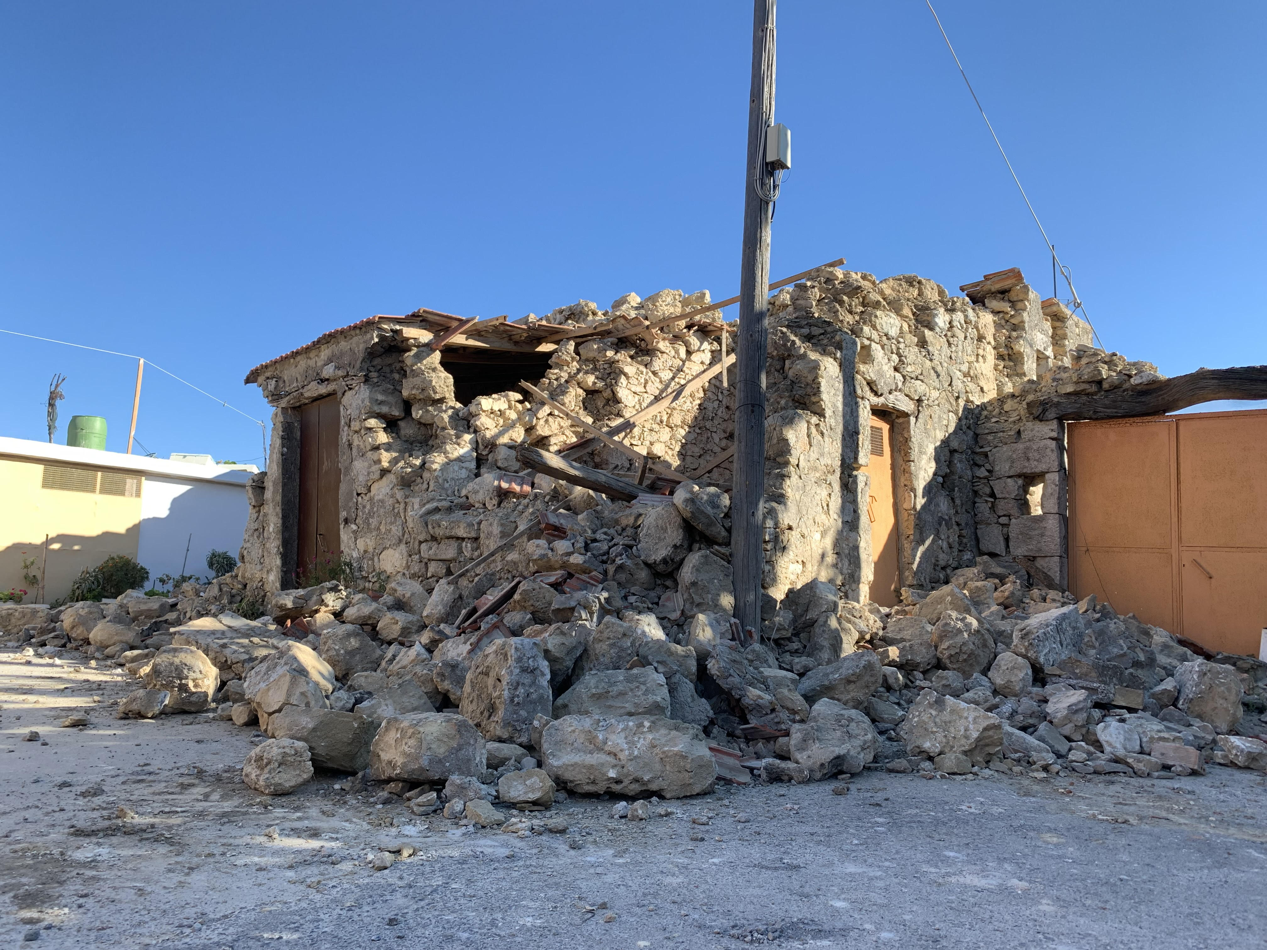 Η Ε.Α.Γ.Μ.Ε. στις σεισμόπληκτες περιοχές του Ηρακλείου (φώτος)