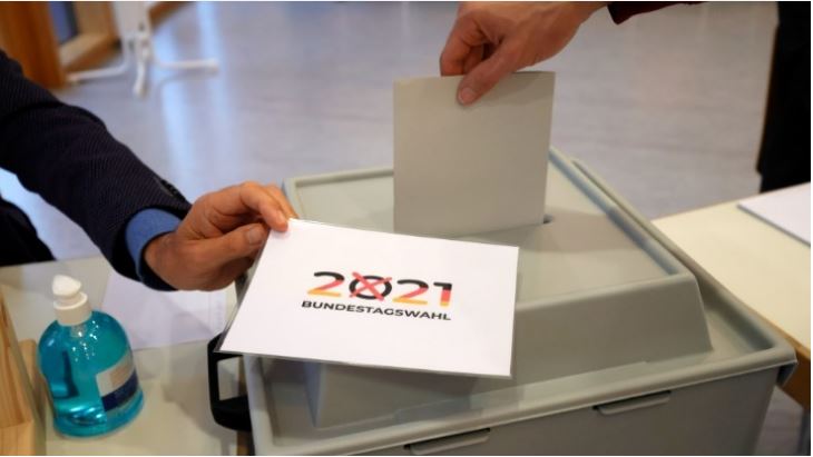 Εκλογές στη Γερμανία: Μόλις στο 1% το προβάδισμα για το SPD – Μάχη ψήφο με ψήφο