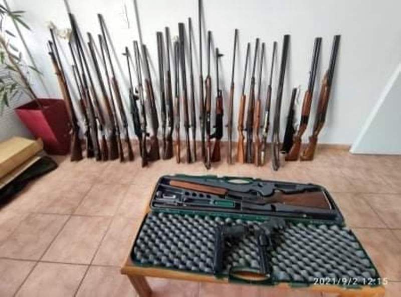 Μια αποθήκη γεμάτη όπλα εντοπίστηκε σε χωριό του Δήμου Πλατανιά