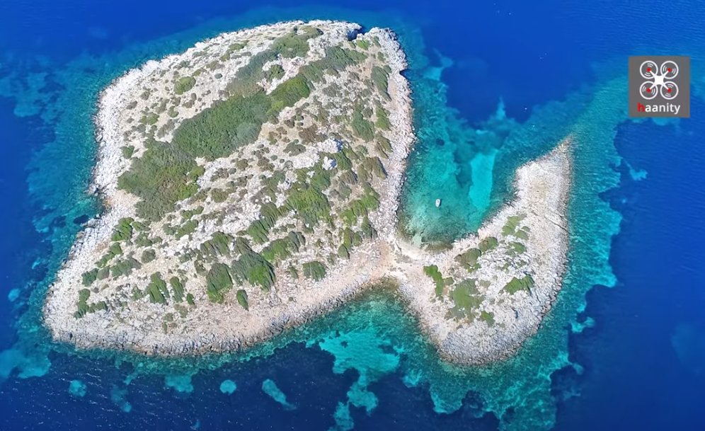 Φονιάς: Το ελληνικό νησί με το ανατριχιαστικό όνομα (βίντεο)